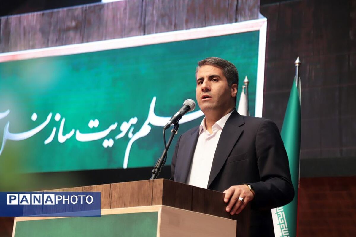 تربیت نسل آینده مشارکت تمام ارکان جامعه را می‌طلبد
