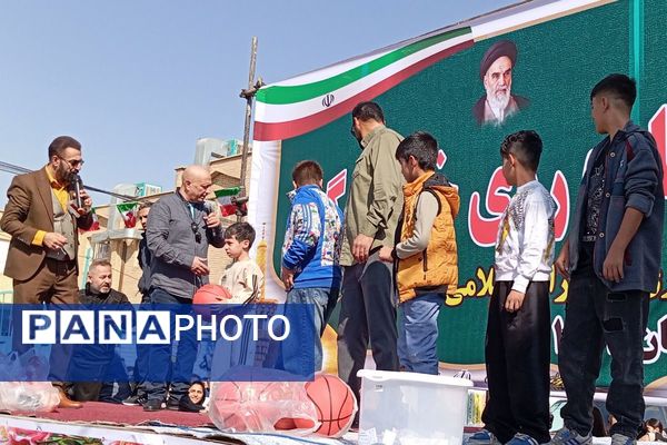  همایش بزرگ پیاده روی خانوادگی در نسیم‌شهر 