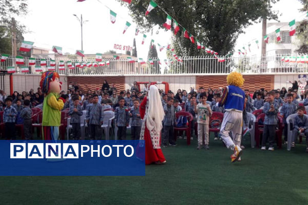 جشن شکوفه‌ها در دبستان آذر صابر ناحیه ۴ شیراز 