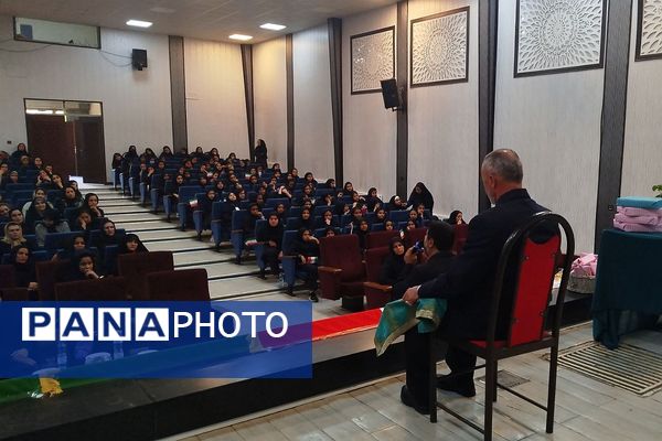 افتتاحیه طرح مصباح الهدی و جشن میلاد حضرت زینب(س) دبیرستان ریحانه النبی باقرشهر 