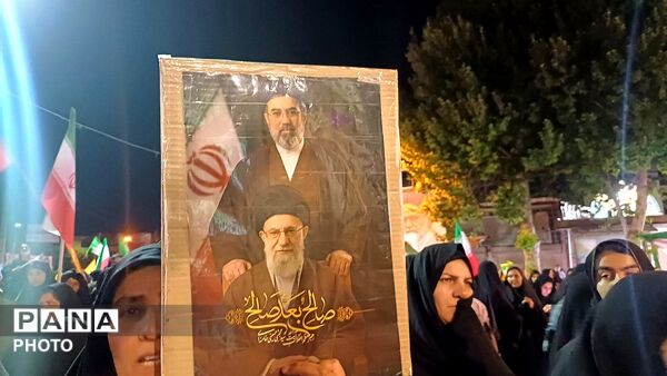 حضور پرصلابت مردم کوهدشت در اجتماع شبانه جلوه‌ای از همبستگی و بصیرت