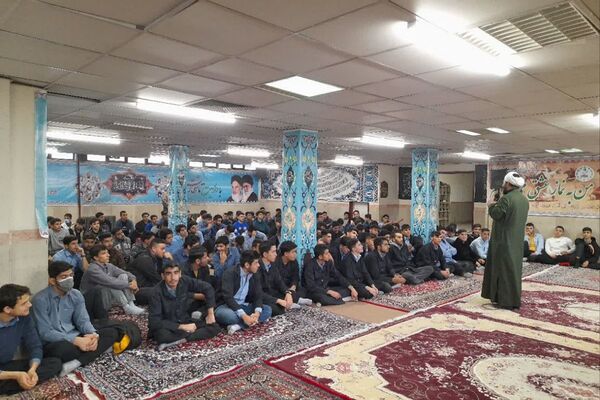 سلسله جلسات گفتمان دینی و مشاوره خانواده در هنرستان موفقیان