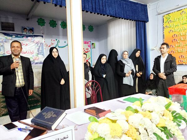 اولین جلسه انجمن اولیا دبستان سمیه کاشمر