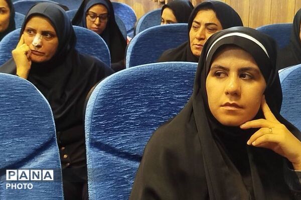  توانمندسازی مربیان کودکستان شهر قدس و رباط کریم 