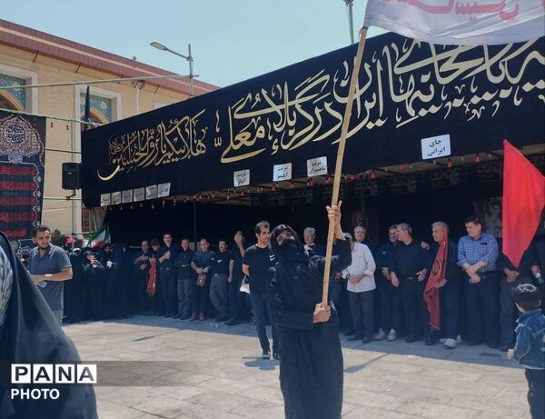 جاماندگان آذربایجان شرقی با چشمانی اشک‌بار به امید روز رجعت با رهبر شهید
