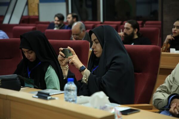 نشست صمیمی مدیران رسانه با استاندار قم