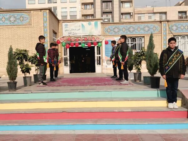 برگزاری اختتامیه جشنواره و نمایشگاه یلدایی کانون فرهنگی‌تربیتی روح‌الله در منطقه ۵