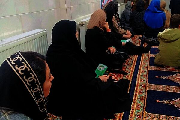 جلسه آموزش خانواده در دبیرستان پروین اعتصامی