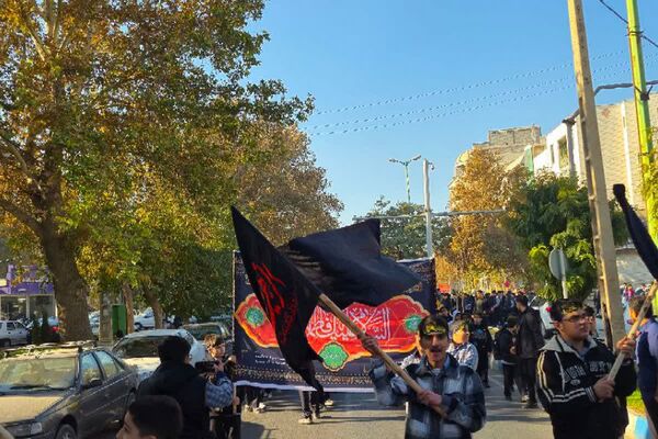 نوجوانان فاطمی از دبیرستان تا مسجد جامع