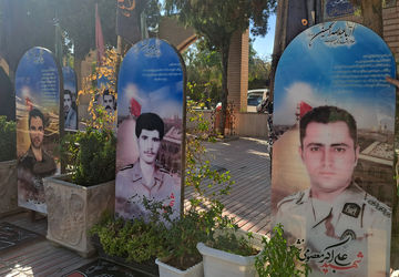 شهیدان شنونده اشعار؛ خبرنگار پانا با شهدا نجوای عشق کرد