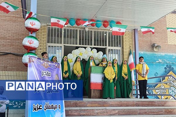 جشن شکوفه‌ها در مدرسه آیین روشن شهریار با حضور مدیریت آموزش و پرورش شهریار