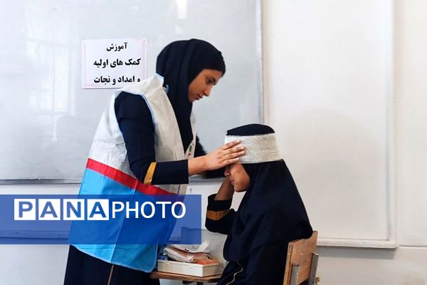 برگزاری مانور زلزله در مدارس ناحیه 4 شیراز 