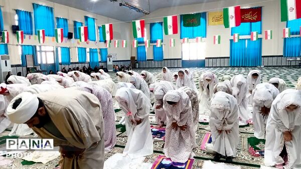 جشن باشکوه تکلیف دانش‌آموزان مدارس «ام‌البنین» و «کوثر» بخش دیشموک در مصلی امام خمینی (ره)