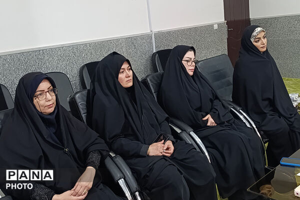 دیدار امور بانوان آموزش‌ و پرورش و استانداری با نماینده ولی‌فقیه در بجنورد به مناسبت روز دختر