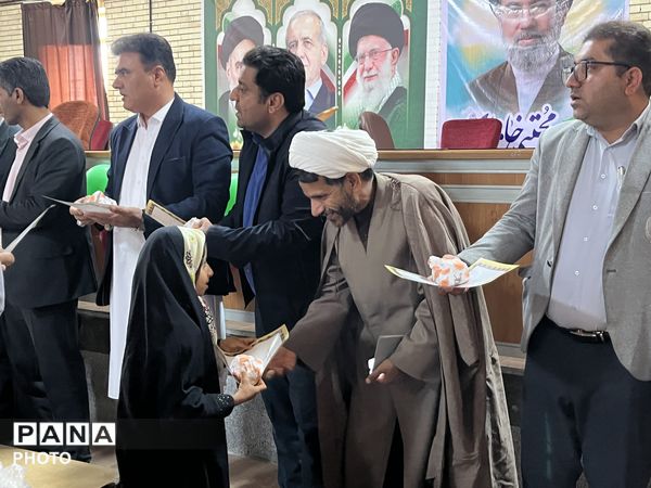 آیین افتتاحیه هفته سلامت در سالن اجتماعات آموزش و پرورش رودبارجنوب