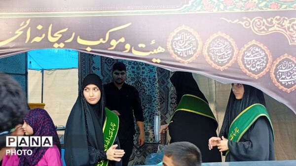 دانش‌آموزان ملایری در موکب سفیر اربعین