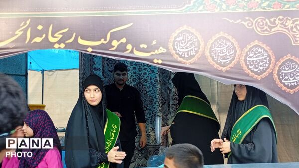 دانش‌آموزان ملایری در موکب سفیر اربعین