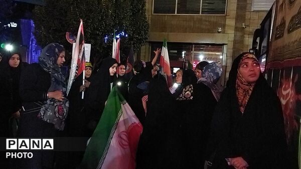صد و شصت و دو شب، با یک روایت؛ شب‌هایی که از دلِ شهر می‌گذرند و به دل می‌نشینند