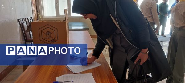  تقدیر از معاونان، مربیان پرورشی و مشاوران مدارس رباط‌کریم 