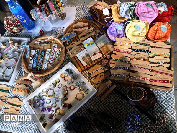 بازارچه مشاغل خانگی و صنایع دستی در کرج 