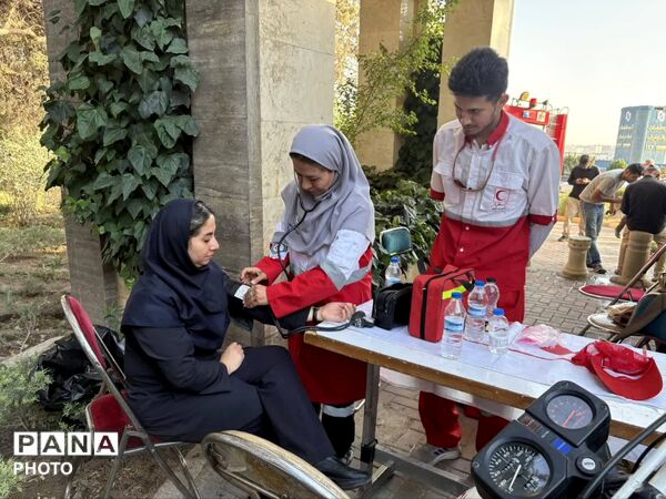 اوج خدمت جمعیت هلال احمر در مراسم وداع و تشییع رهبر انقلاب در ۴۵ متری گلشهر کرج