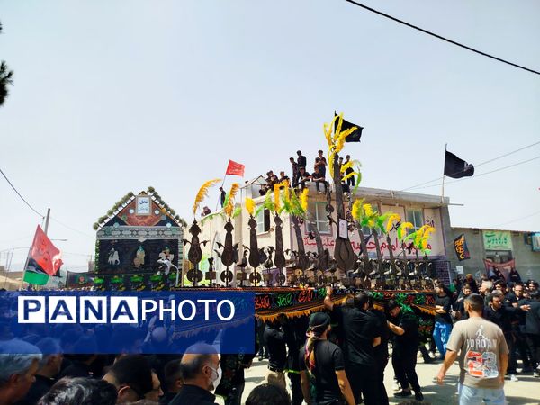 حضور هیات های روستای فدافن در هیئت حسینی در روز عاشورا