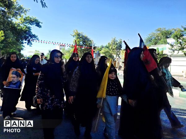 مشهد غرق در ماتم ؛ وداع میلیونی با پیکر مطهر رهبر شهید