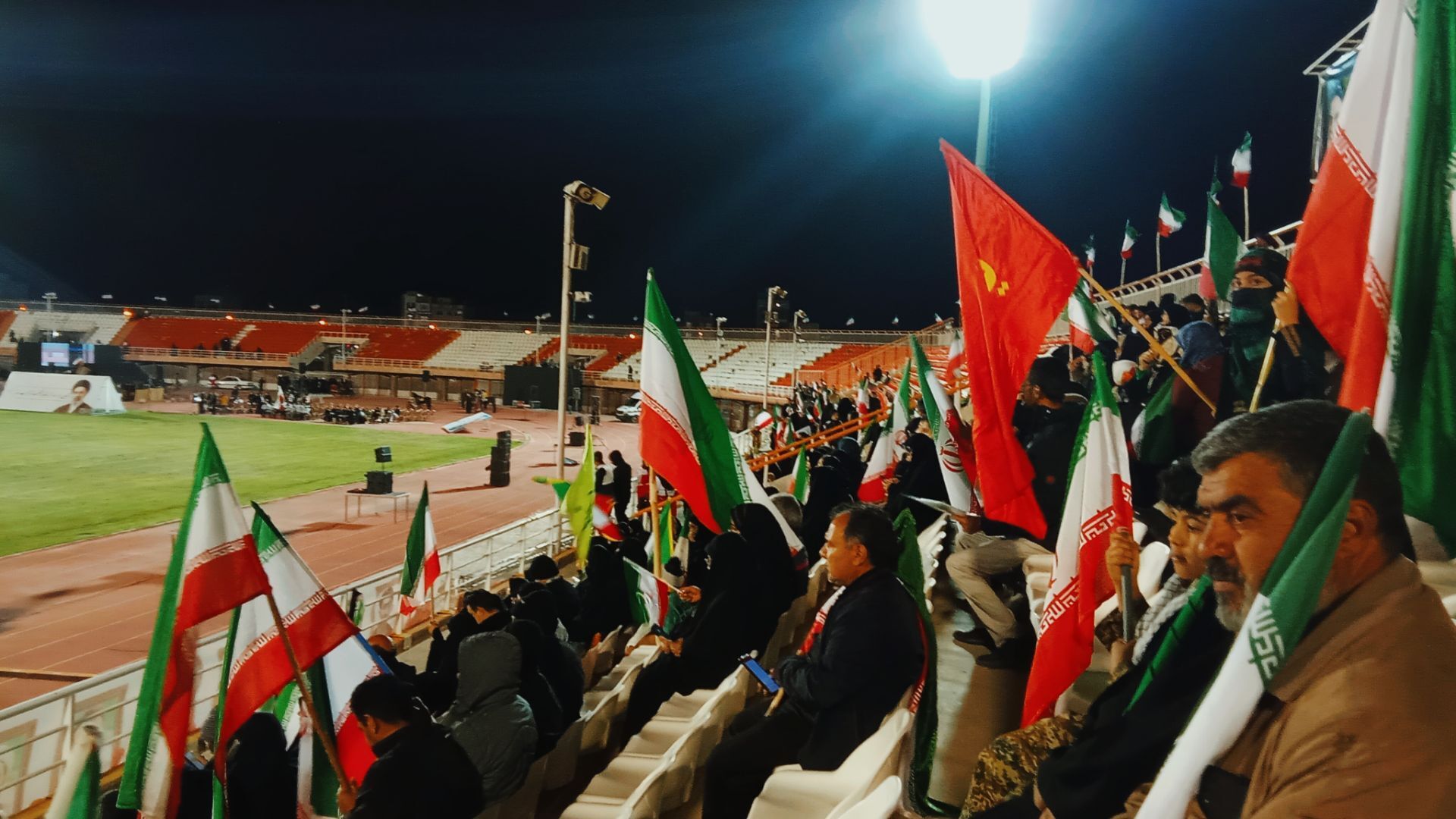 نوای همبستگی در ورزشگاه شهید باهنر کرمان