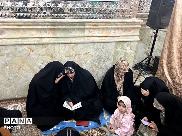 شبی پر از معنویت در امامزاده هادی ساوجبلاغ در شب‌های رمضان 