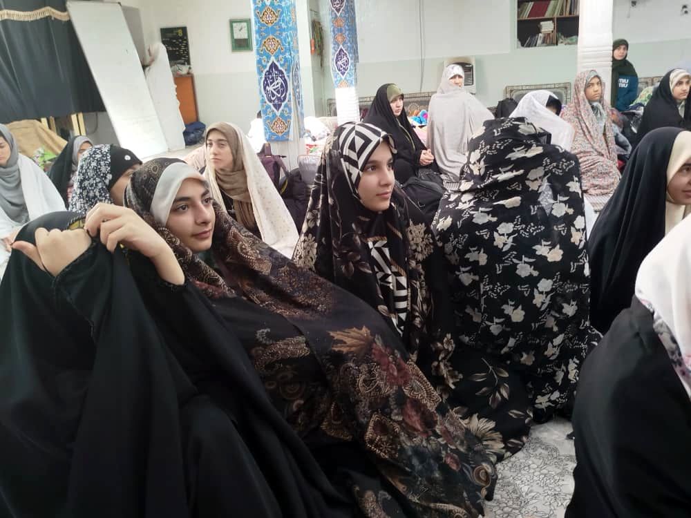 آینه‌های نور: لحظاتی سرشار از صمیمیت و گفتگو در اعتکاف دانش‌آموزی