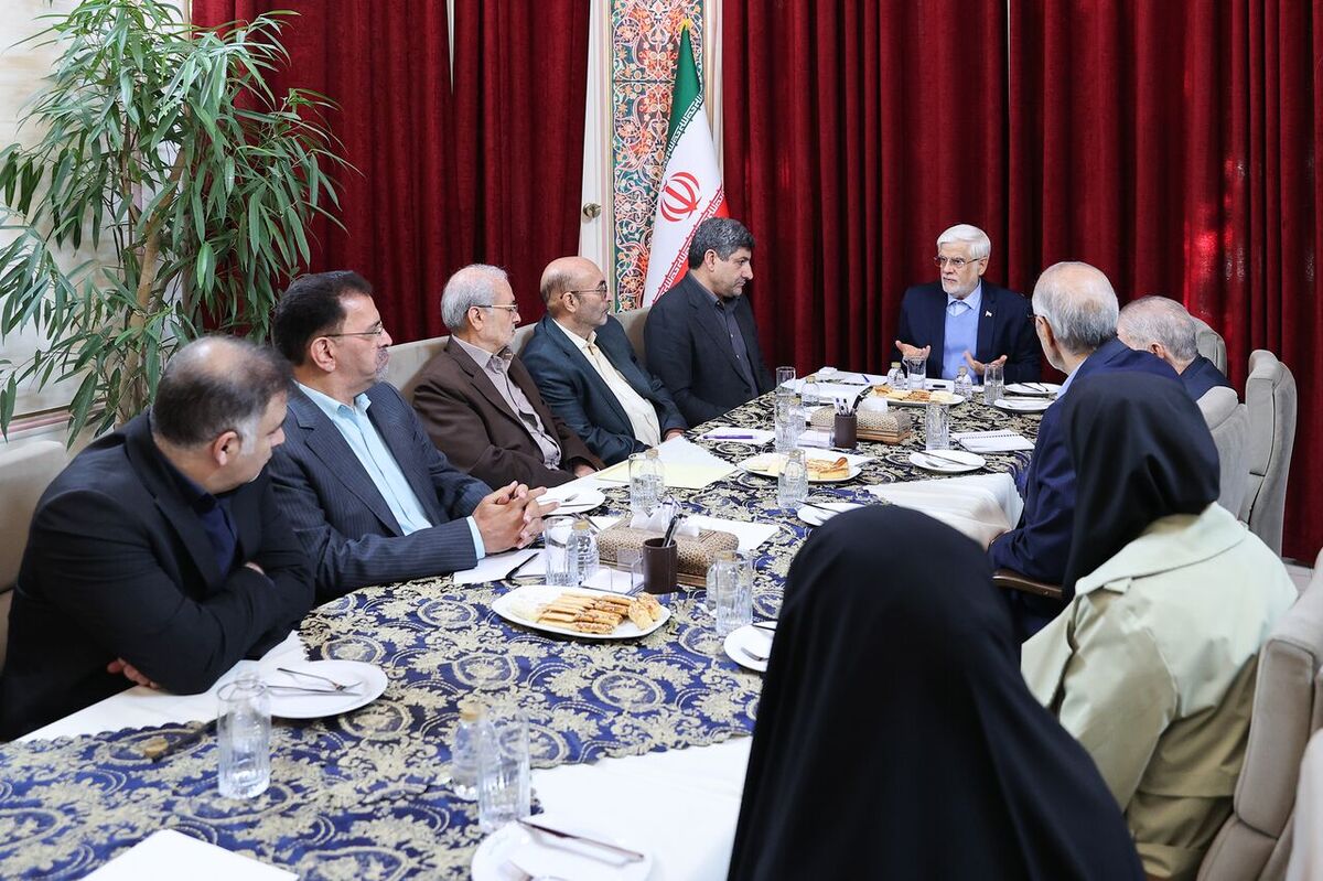 واکنش معاون اول رئیس‌جمهور به خودسوزی جوان اهوازی/ ارتباط دانشگاه و دولت باید تقویت شود