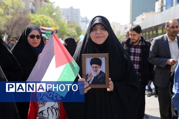 مشهد، حماسه‌ای به وسعت قدس؛ طنین فریاد مقاومت در خیابان‌ها