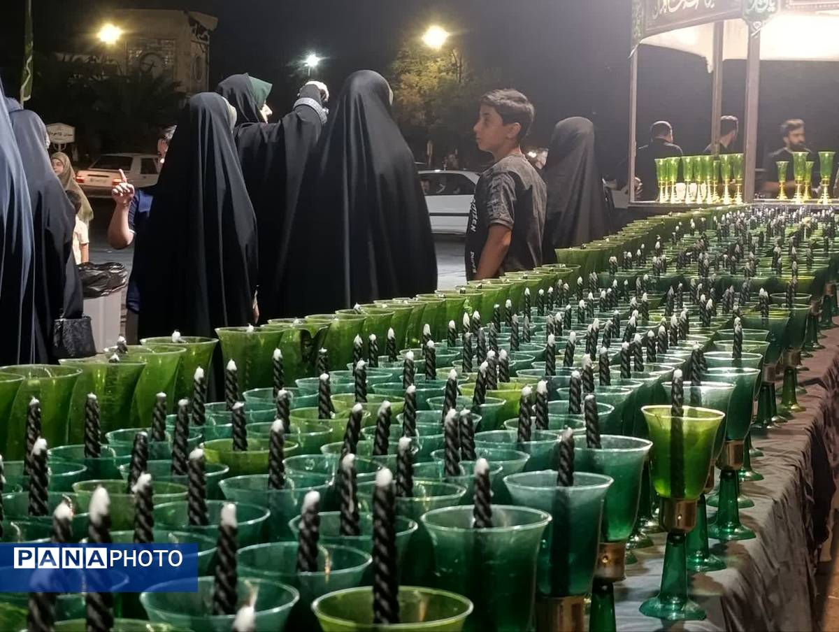 مراسم عزای شام غربت هشتمین آفتاب دل ها، همراه با آیین شمع‌گردانی 