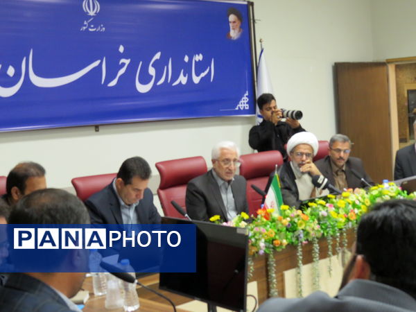 برگزاری دومین جلسه شورای آموزش و پرورش استان در محل استانداری 