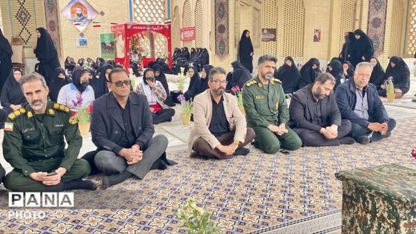 برگزاری همایش «بانوان پای کار ایران» در ابرکوه