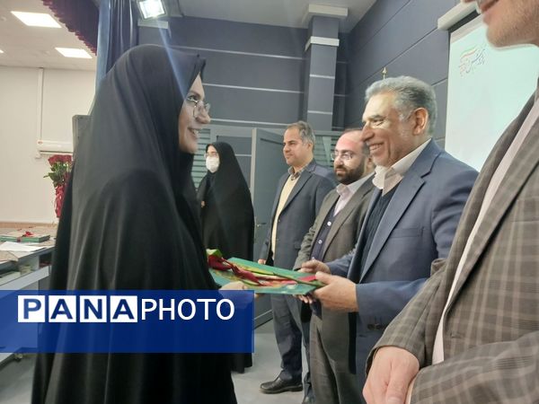 آیین تکریم و تجلیل از پژوهشگران برتر ناحیه۶