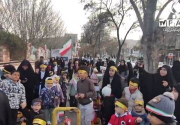 تجمع مردم بیجار در آستانه چهلمین روز شهادت قائد ملت و شهدای میناب