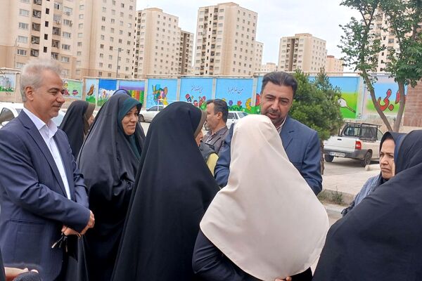 برگزاری مراسم باشکوه دهه کرامت در دبستان شهید بهاری پرند با حضور خادمین حرم رضوی