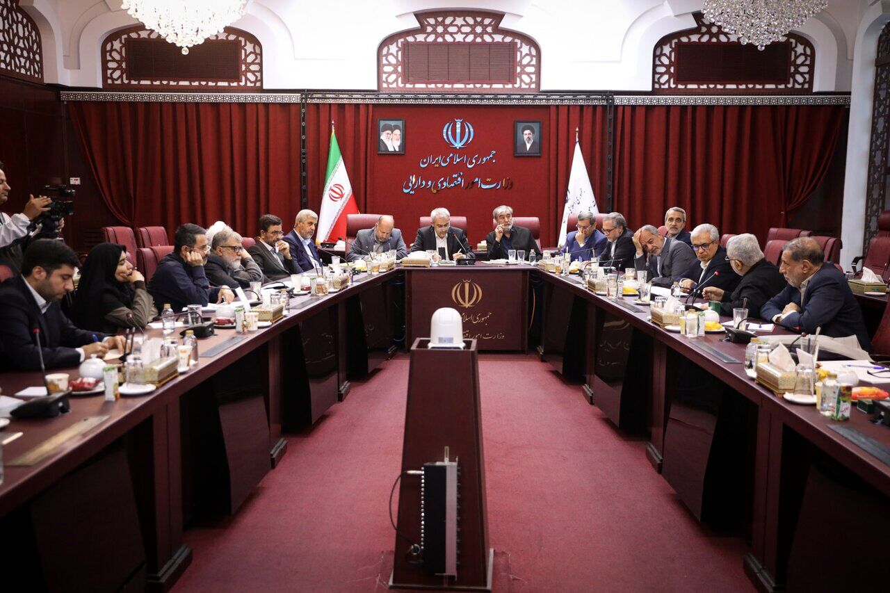 نشست کمیسیون امنیت ملی مجلس با وزیر اقتصاد