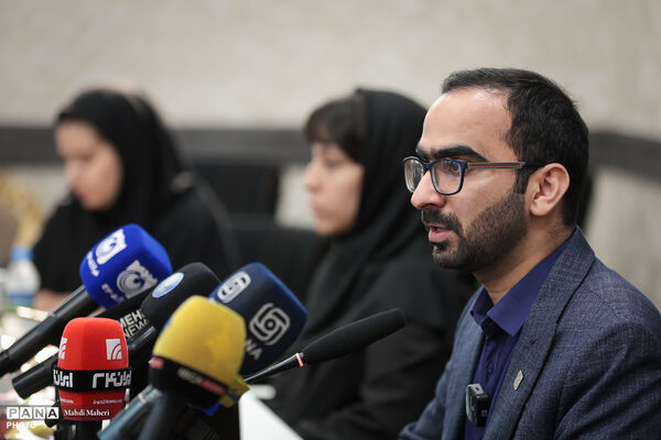 نشست خبری رئیس باشگاه دانش‌پژوهان جوان