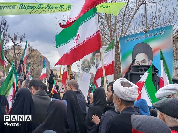 در فراق رهبر شهیدمان به میدان آمدیم 