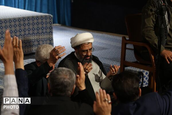 گردهمایی مردم همدان در پاسداشت مقام رهبر شهید انقلاب در رواق کشوردوست