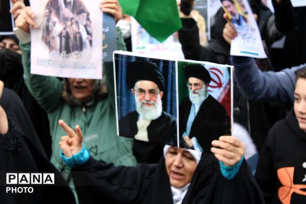 مراسم باشکوه بیعت مردم همدان با رهبر جدید انقلاب اسلامی 