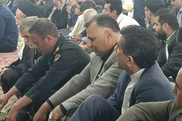 میز خدمت اداره آموزش وپرورش نیشابور در نماز جمعه 