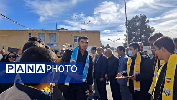 بدرقه دانش‌آموزان پسر عمره‌گذار کهگیلویه و بویراحمد 