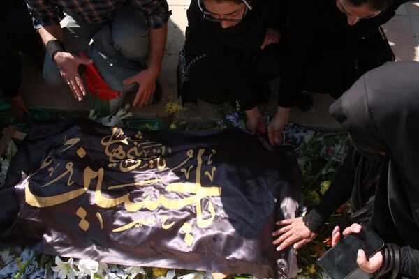 مراسم تشییع پیکر پاک شهید الله‌وردی رحیم‌پور شهید راه قدس در بهارستان‌2