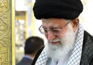 به عشقت ایستاده‌ایم و انتقامت را پس می‌گیریم