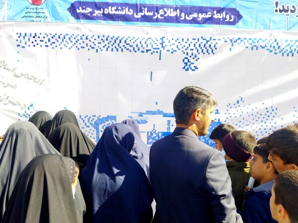 غرفه سازمان دانش آموزی محل همدلی و هم زبانی دانش آموزان