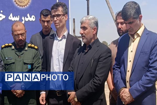 برگزاری آیین خشت گذاری مدرسه 22 کلاسه حاج علی اکبر عبدالملکی ویژه دانش‌آموزان با نیاز های ویژه در شهرستان ملارد