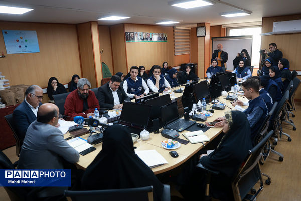 نشست صمیمی معاون آموزش متوسطه وزارت آموزش و پرورش با دانش‌آموز خبرنگاران خبرگزاری پانا